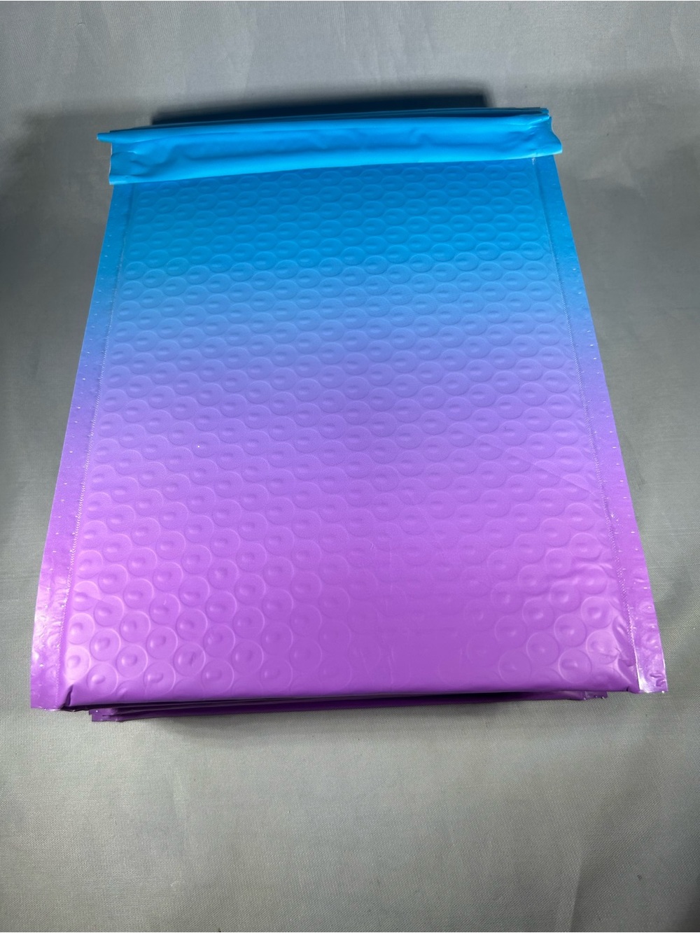 Ombre Blue to Purple Bubble Mailer - Unbranded